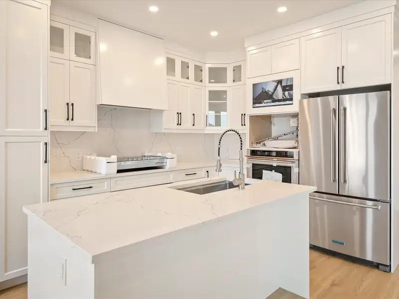 1005 PHARE CRESCENT - photo 2 of 23