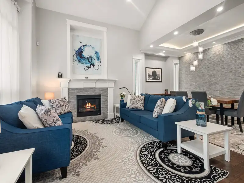 14133 61 AVENUE - photo 3 of 39