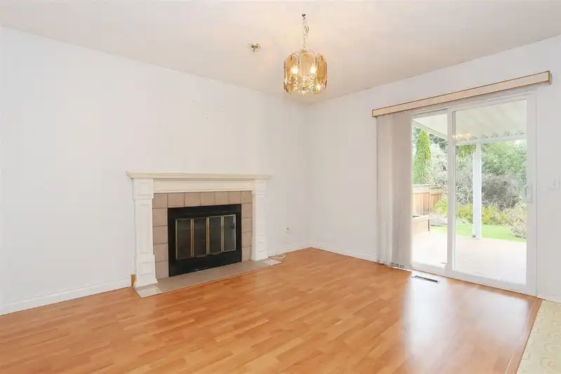 6098 173A STREET - photo 3 of 20
