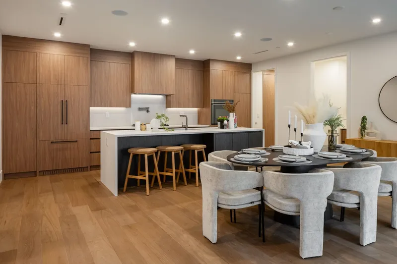 2 950 W 57TH AVENUE - photo 2 of 16