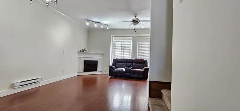 57 7156 144 STREET - photo 3 of 29