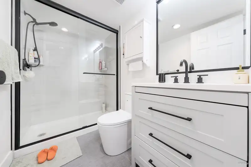 405 2437 WELCHER AVENUE - photo 3 of 17