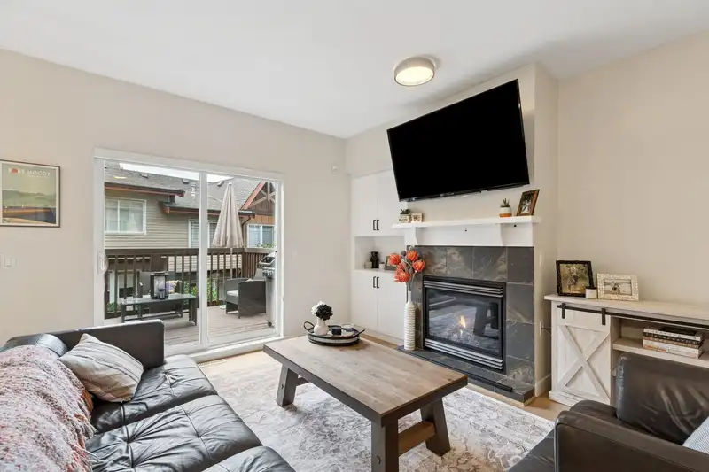 139 2000 PANORAMA DRIVE - photo 4 of 38