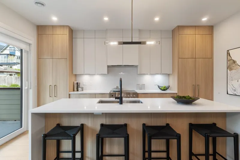 2 1937 TEMPLETON DRIVE - photo 1 of 25