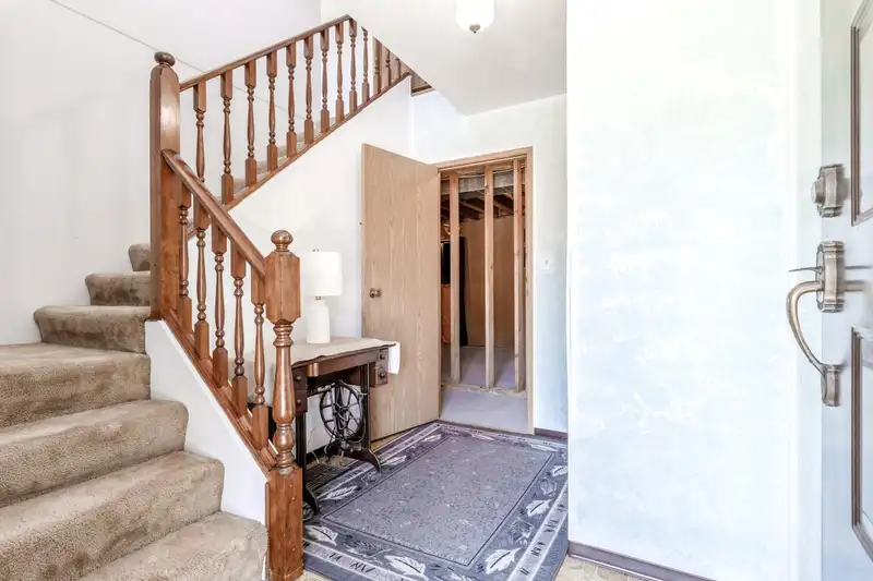 20463 THORNE AVENUE - photo 3 of 31