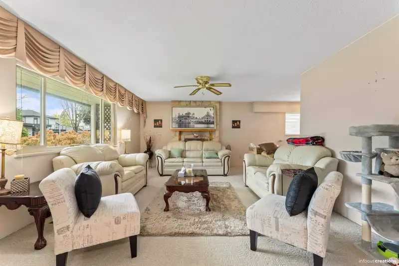 15156 93 AVENUE - photo 3 of 31