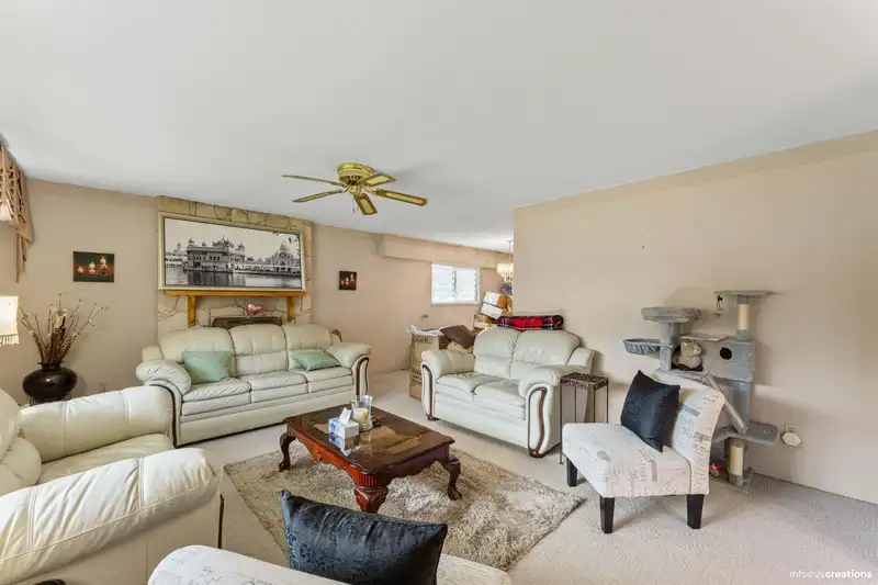 15156 93 AVENUE - photo 4 of 31