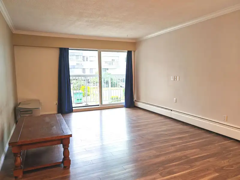101 6420 BUSWELL STREET - photo 3 of 19