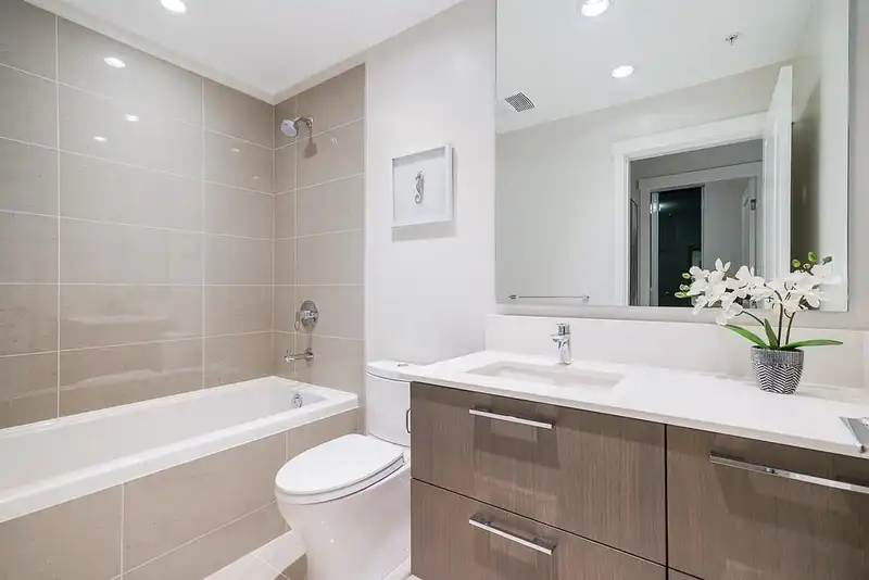 1509 3487 BINNING ROAD - photo 4 of 16