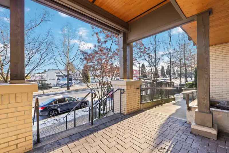 111 13468 KING GEORGE BOULEVARD - photo 4 of 30