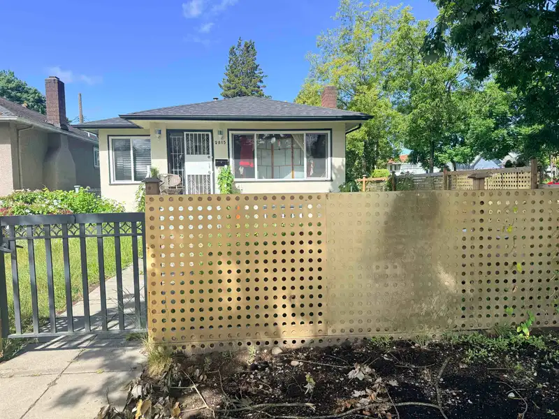 2815 NANAIMO STREET - photo 1 of 3