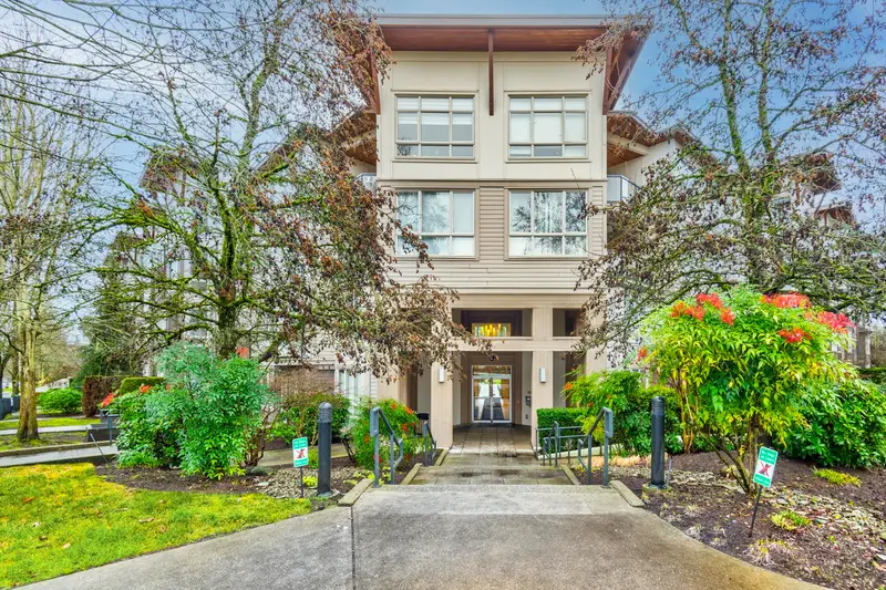 410 15918 26 AVENUE - photo 2 of 25