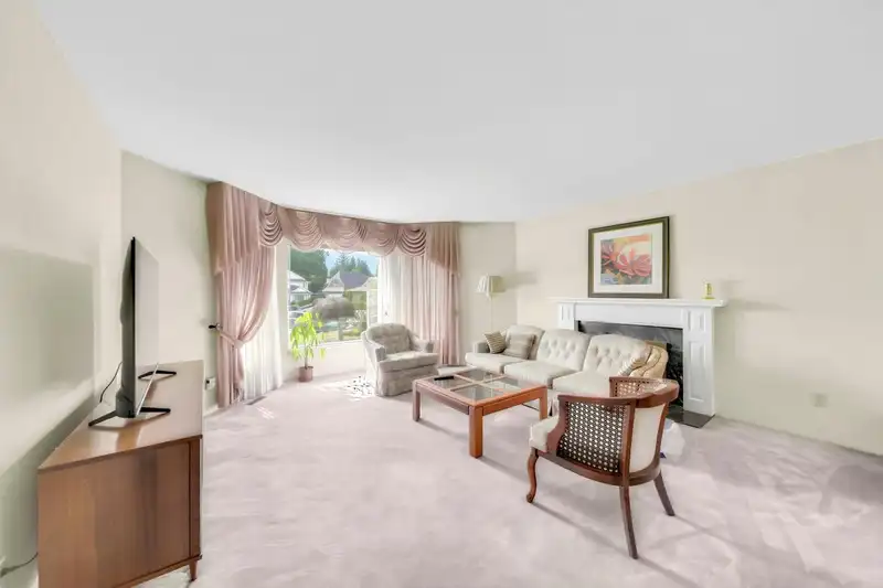 4837 8A AVENUE - photo 1 of 40