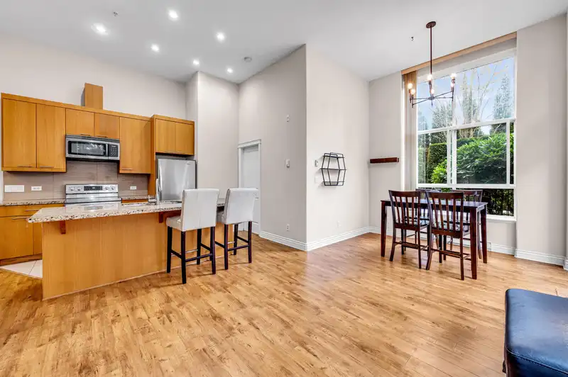 111 2970 KING GEORGE BOULEVARD - photo 4 of 24