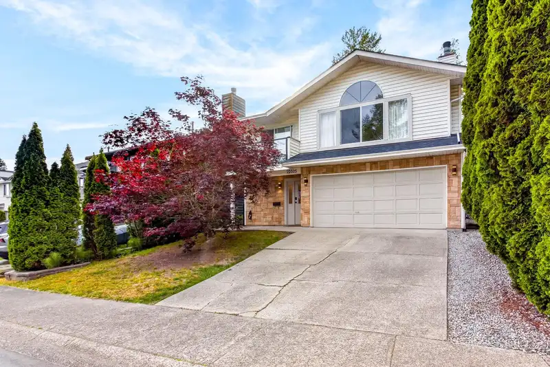 22525 BRICKWOOD CLOSE - photo 2 of 40