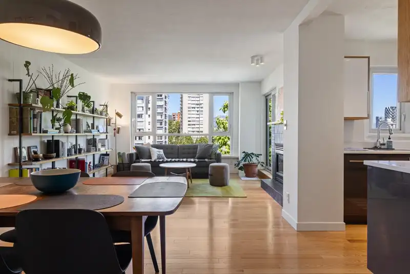 801 1838 NELSON STREET - photo 1 of 27