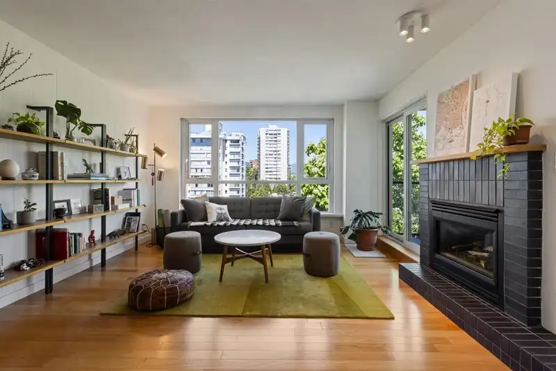 801 1838 NELSON STREET - photo 2 of 27