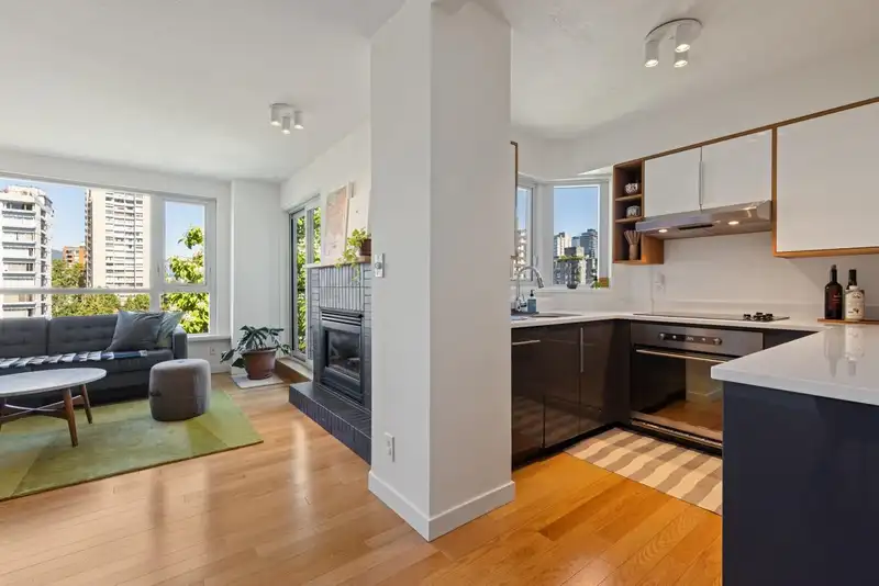 801 1838 NELSON STREET - photo 3 of 27