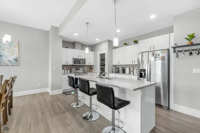 6561 FERN STREET - photo 4 of 32