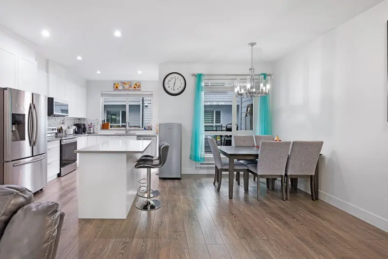 2 12088 76 AVENUE - photo 4 of 13