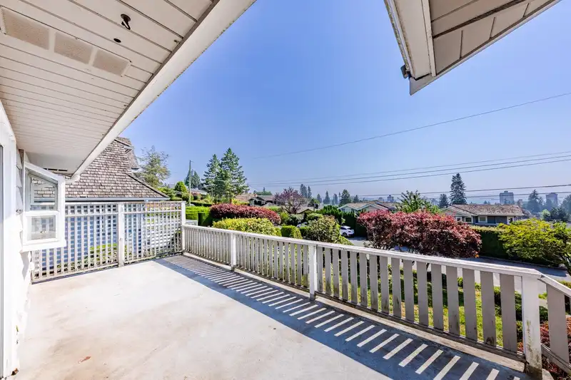 2175 LAWSON AVENUE - photo 2 of 36
