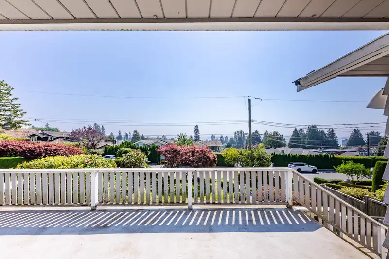 2175 LAWSON AVENUE - photo 3 of 36