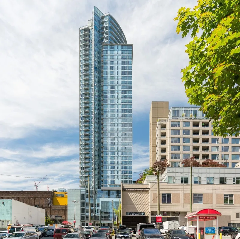 714 833 SEYMOUR STREET - photo 1 of 21