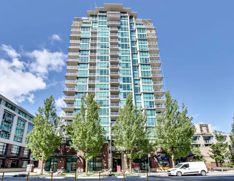 1406 138 ESPLANADE AVENUE - photo 1 of 14