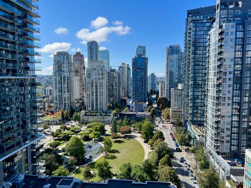 2010 1082 SEYMOUR STREET - photo 2 of 14