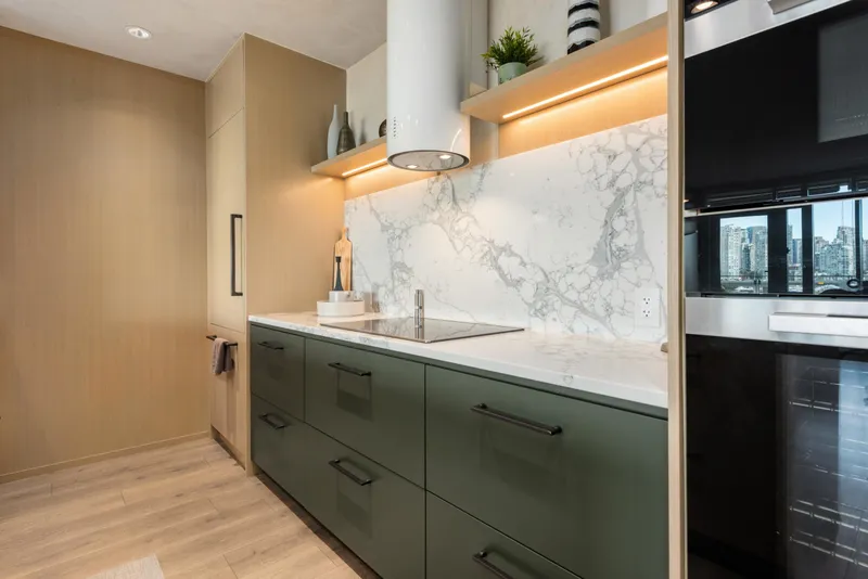 805 1616 COLUMBIA STREET - photo 4 of 25