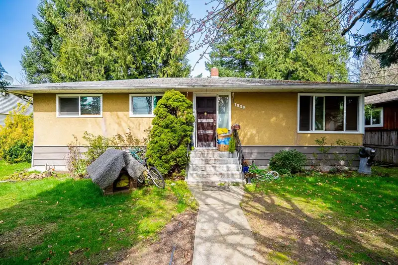 1939 WESTMINSTER AVENUE - photo 2 of 37