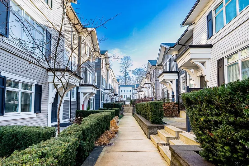 89 2070 OAK MEADOWS DRIVE - photo 2 of 25