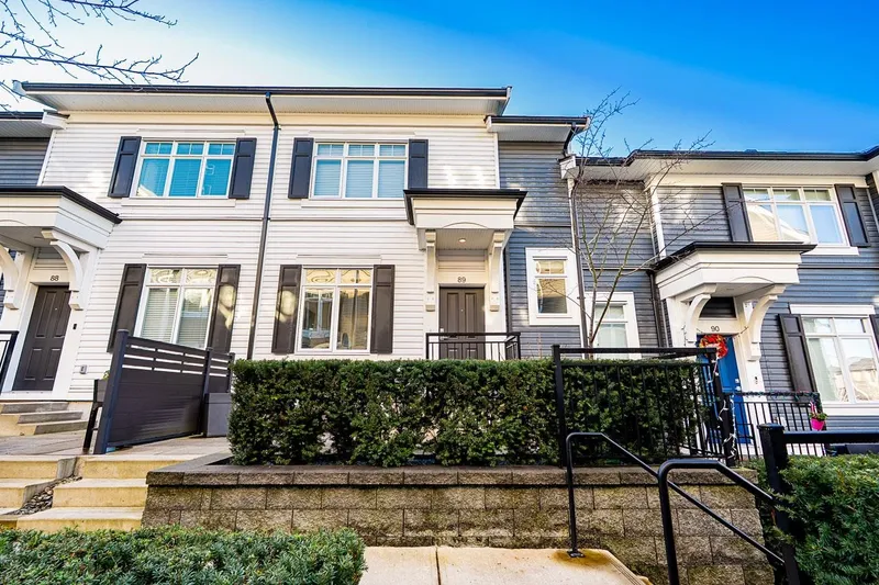 89 2070 OAK MEADOWS DRIVE - photo 3 of 25