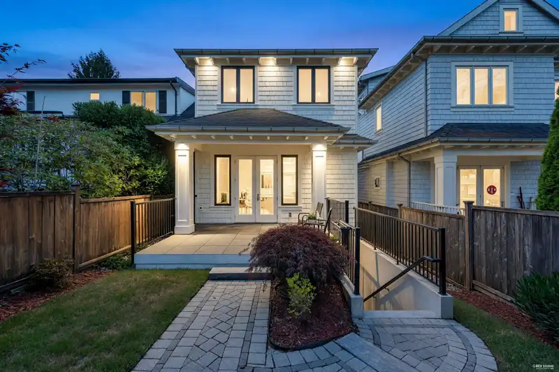 3581 W 32ND AVENUE - photo 4 of 40