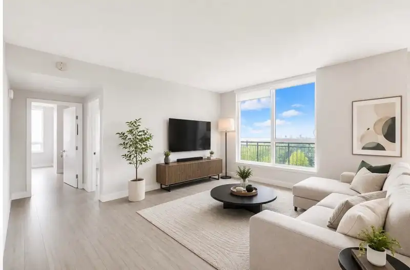 701 6533 BUSWELL STREET - photo 3 of 15
