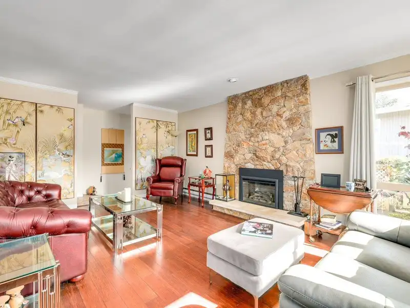 5413 RAWLINS CRESCENT - photo 3 of 34