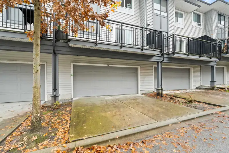 702 16433 WATSON DRIVE - photo 3 of 32
