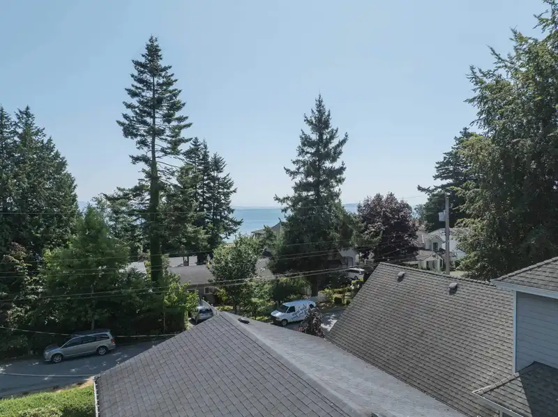 13195 14 AVENUE - photo 2 of 20