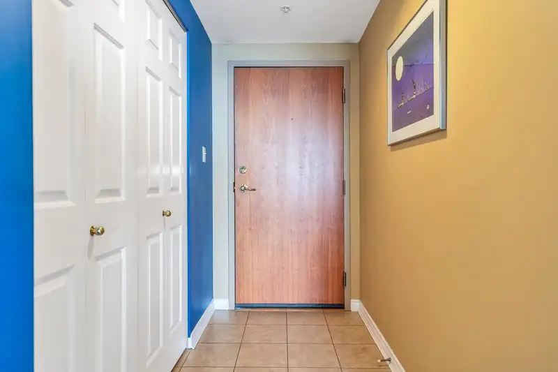 1801 10 LAGUNA COURT - photo 2 of 28