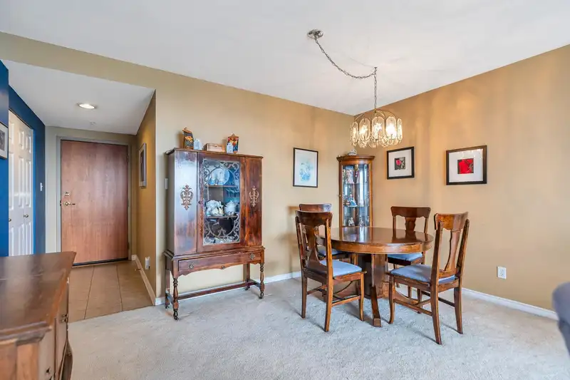 1801 10 LAGUNA COURT - photo 4 of 28