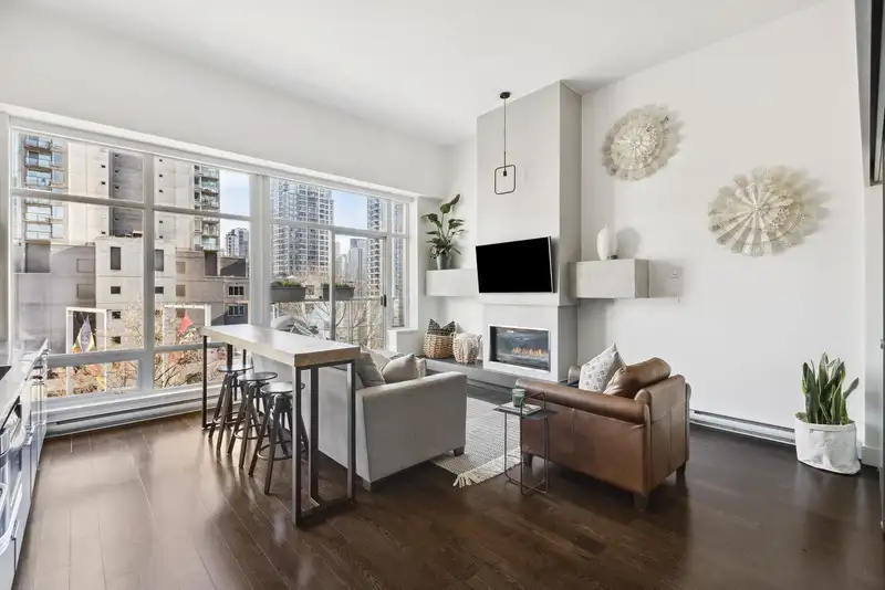 403 535 SMITHE STREET - photo 2 of 35