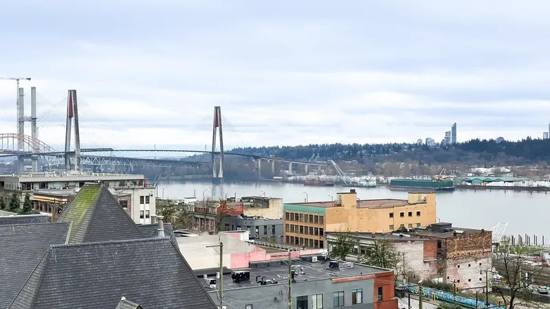 704 720 CARNARVON STREET - photo 3 of 25