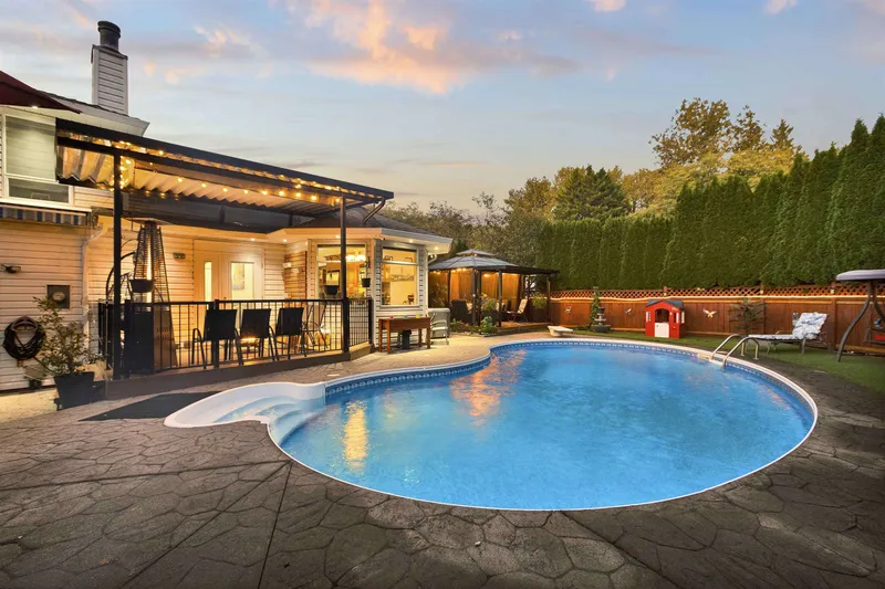 13840 65 AVENUE - photo 2 of 25