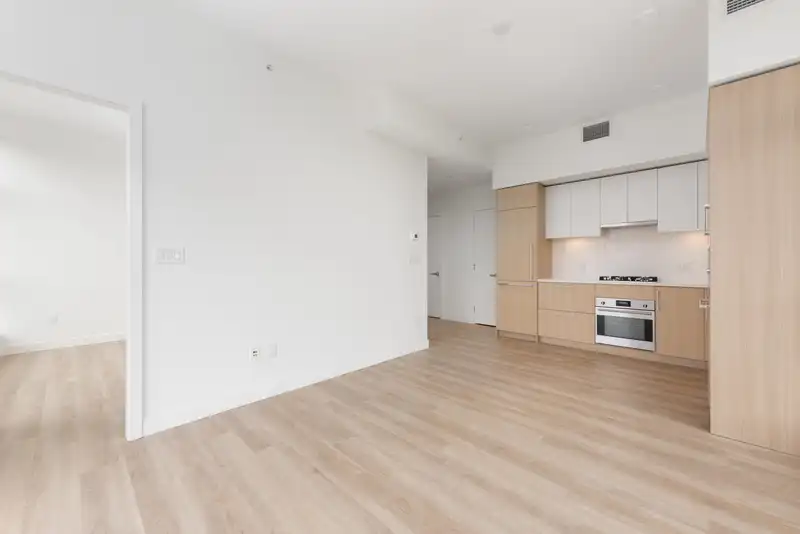 416 9675 KING GEORGE BOULEVARD - photo 3 of 13