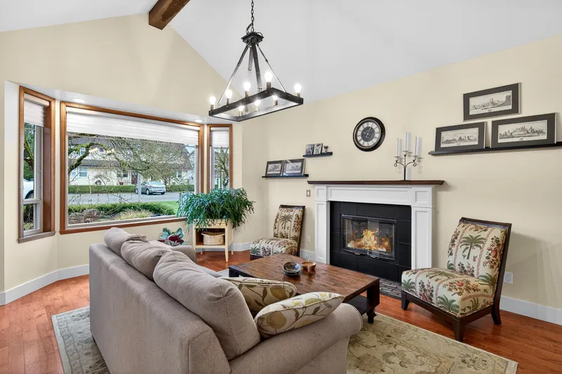 21687 48A AVENUE - photo 2 of 25