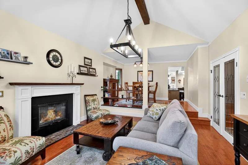 21687 48A AVENUE - photo 3 of 25