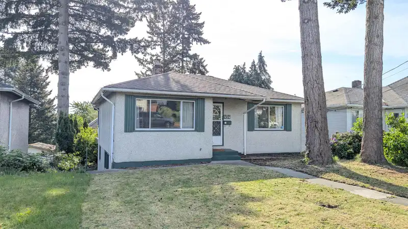 454 WILSON STREET - photo 1 of 28