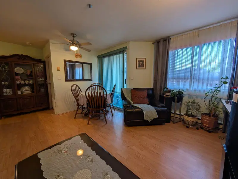 203 4950 JOYCE STREET - photo 4 of 14