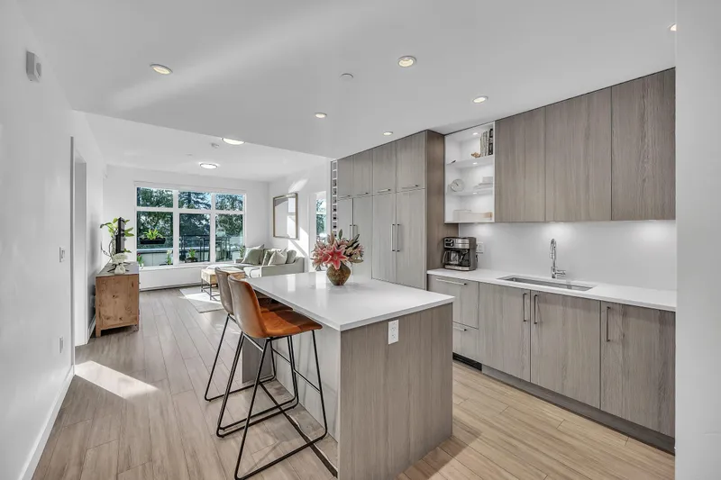 205 733 E 3RD STREET - photo 3 of 25