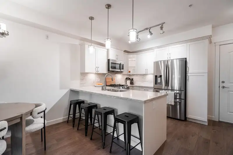 211 3535 146A STREET - photo 4 of 38